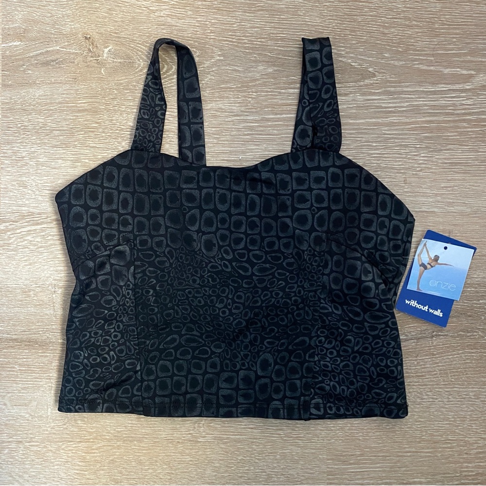 Onzie Triangle Peekaboo Back Top